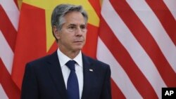 Menteri Luar Negeri AS Antony Blinken hadir dalam konferensi pers gabungan antara Presiden AS Joe Biden dan Sekretaris Jenderal Partai Komunis Vietnam Nguyen Phu Trong di Hanoi, Vietnam, pada 10 September 2023. (Foto: Luong Thai Linh/Pool via AP)