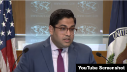 베단트 파텔 미국 국무부 수석부대변인이 8일 워싱턴 국무부 청사에서 정례브리핑을 하고 있다.