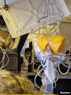 Interior pesawat Singapore Airlines penerbangan SQ321 setelah pendaratan darurat di Bandara Internasional Suvarnabhumi Bangkok, di Bangkok, Thailand 21 Mei 2024. (Reuters/Handout via REUTERS)