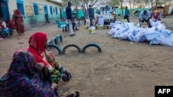 په سودان کې د کورنۍ جګړې له کبله میلونونه کسان بې کوره شوي. 