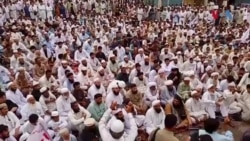 بنو کې زرګونو خلکو پر پوځي چاوڼۍ تر وسلوال برید وروسته امن مارچ کاوه خو وایي پوځ پر دوی ډزې وکړې