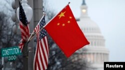 محکومیت لئونگ در زمانی صادر می‌شود که روابط بین پکن و واشنگتن در پایین‌ترین سطح خود قرار دارد.