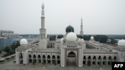 资料照：北京房山窦店清真寺2023年4月完成整改工程前的原貌。 （2017年6月21日）