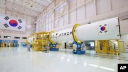 FILE - Roket Nuri di Naro Space Center, Goheung, Korea Selatan, 28 Maret 2023. (Korea Aerospace Research Institute via AP)