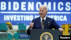 Presiden AS Joe Biden menyampaikan pidato dalam kunjungannya ke Milwaukee, Wisconsin, Selasa (15/8). 