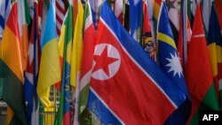 La Corée du Nord a établi des liens avec l'Ouganda peu après son indépendance en 1962 et a soutenu le dictateur Idi Amin Dada lors de sa prise de pouvoir en 1971.