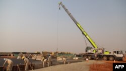 TotalEnergies a annoncé en 2022 un accord comprenant notamment la construction d'un oléoduc de 1.443 kilomètres reliant les gisements du lac Albert à l'océan Indien.