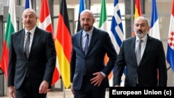 Arxiv fotosu: Azərbaycan prezidenti İlham Əliyev, Aİ Şurasının prezidenti Şarl Mişel və Ermənistanın baş naziri Nikol Paşinyan 