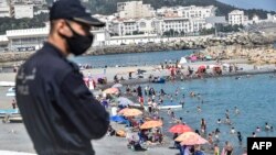 Un troisième homme, également franco-marocain a été arrêté par les garde-côtes algériens et présenté au procureur.