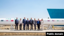 ABŞ Dövlət katibinin enerji resursları üzrə köməkçisi Cefri Pyatt Səngəçal terminalında olub.(foto: ABŞ səfirliyi)