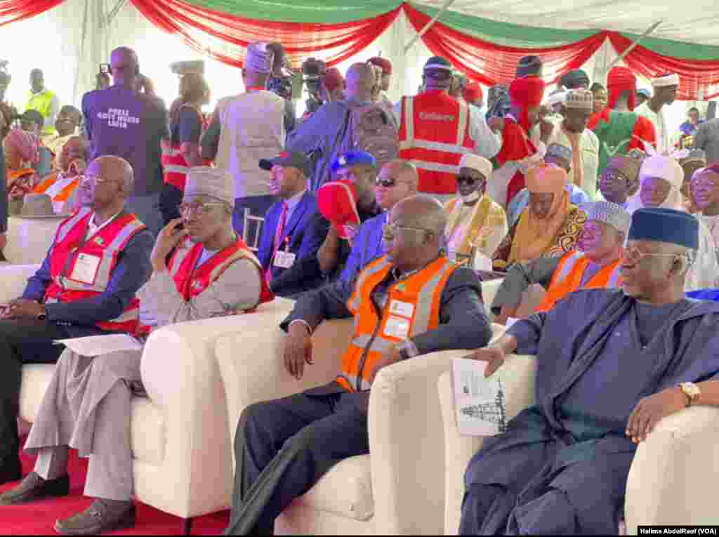 Masu Ruwa Da Tsaki A Lokacin Da Gwamnatin Najeriya Ta Kaddamar Da Aikin Tonon Mai A Jihar Nasarawa