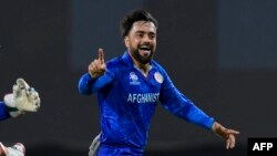 راشد خان په نړۍ کې دویم لوبغاړی دی چې په شل اوریزو لوبو کې ۶۰۰ کسان اوټ کوي