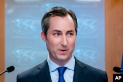 FILE - Juru bicara Departemen Luar Negeri Matthew Miller saat jumpa pers di Departemen Luar Negeri, 18 Juli 2023, di Washington. (AP/Nathan Howard)