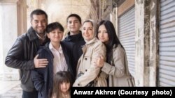 نیلوفر و احرار با چهار فرزند شان، فبروری ۲۰۲۳ در شهر ونیس ایتالیا