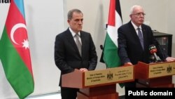 Ceyhun Bayramov və Riyad Əl-Maliki (Foto AZƏRTAC dövlət agentliyinindir)