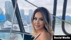 بهنوش بهرامی نیا
زن ۳۵ ساله که خانواده او می‌گوید در ایران ناپدید و بازداشت شده است. 