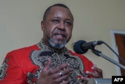 Wakil Presiden Malawi yang kembali menjabat, Saulos Chilima, berbicara pada konferensi pers di kediaman pribadinya di Lilongwe pada 5 Februari 2020. (Foto: AFP)