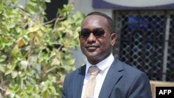 Abdalle Ahmed Mumin devant le siège du tribunal régional de Banadir à Mogadiscio le 4 janvier 2023. 
