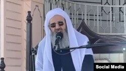 مولوی عبدالحمید، امام جمعه اهل سنت زاهدان. 
