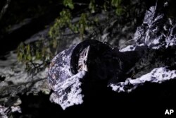 Delovi vojne bespilotne letelice oborene u Kijevu, 4. maja 2023.