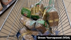 Владината одлука за ограничување на маржата во трговијата на 10 отсто, на основните прехранбени производи, засега не влева оптимизам кај граѓаните