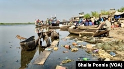 የቆሻሻ መጣያ እና ውድቅዳቂ በአባይ ወንዝ ላይ ቦር፣ ጆንግሌይ ግዛት፣ ደቡብ ሱዳን