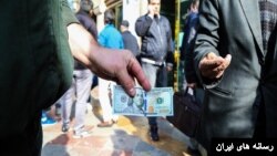 دلار در بازار ارز همچنان با افزایش قیمت روبه‌رو است.