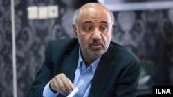 احمد میدری، وزیر تعاون، کار و رفاه اجتماعی، از تعیین «دستمزد بر اساس صنف» سخن گفته که انتقاد گسترده علیه او را به همراه داشته است.