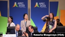 ມາ ຢູຊຽງ, ຮອງລັດຖະມົນຕີກະຊວງກະສິກຳ ແລະກິດຈະການດ້ານຊົນນະບົດ ຂອງຈີນ (ຊ້າຍ) ຢູ່ທີ່ກອງປະຊຸມລະດັບລັດຖະມົນຕີ APEC ກ່ຽວກັບ ຄວາມໝັ້ນຄົງດ້ານອາຫານ ໃນນະຄອນຊີອາໂຕ, ວັນທີ 3 ສິງຫາ 2023.