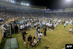 Suasana di stadion Cuscatlan di San Salvador, 20 Mei 2023. Desak-desakan di stadion ini mengakibatkan belasan tewas dan ratusan orang terluka, saat berlangsungnya pertandingan sepak bola antara Alianza melawan FAS. (Milton FLORES / AFP)