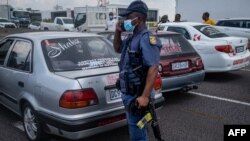 En Afrique du Sud, seules deux affaires de meurtre sur dix sont résolues, selon les chiffres officiels.