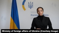 AI ឈ្មោះថា Victoria Shi ជាអ្នកនាំពាក្យ​ឌីជីថលរបស់​ក្រសួង​ការបរទេស​អ៊ុយក្រែន ​ដើម្បី​អាន​សេចក្តីថ្លែងការណ៍​របស់ខ្លួន ដែល​នឹង​នៅ​តែ​ត្រូវ​បាន​សរសេរ​ដោយ​មនុស្ស។ 