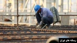 کارگران همچنان در انتظار تعیین تکلیف حداقل دستمزدها برای سال ۱۴۰۲ هستند.