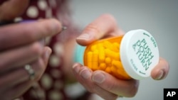 뉴저지주 플로렌스의 우편주문 약국에서 처방약이 벨트에 올려져 있다. (자료 사진)