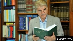 صالح نیکبخت، وکیل خانواده مهسا امینی