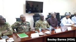 Taron manema labaran da Fira minista Lamine Zeine