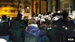 Protest desnice "Stop Vučićevoj izdaji Kosmeta" ispred Predsedništva Srbije (Foto: Fonet)