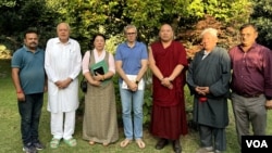 西藏流亡议会成员会晤查谟和克什米尔阿普尼党主席赛义德·穆罕默德·阿尔塔夫·布哈里（Syed Mohammad Altaf Bukhari）及高级副主席古拉姆·哈桑·米尔（Ghulam Hassan Mir）。