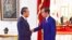 Presiden Jokowi saat menerima Menlu Wang Yi dari China di Istana Kepresidenan RI di Jakarta, (18/4). (Twitter/@Menlu_RI)