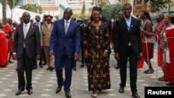 Rais William Ruto na naibu wake Rigathi Gachagua walipowasili kwenye mkutano wa Kilele wa Hali ya Hewa barani Afrika (ACS) 2023 Septemba 5, 2023. Picha na REUTERS/ Monicah Mwangi
