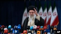 İranın ali dini rəhbəri Ayətullah Əli Xameneyi 