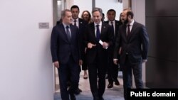 Antoni Blinken, Ceyhun Bayramov və Ararat Mirzoyan (Rəsmi foto,. Mənbə: Dövlət Departamenti)