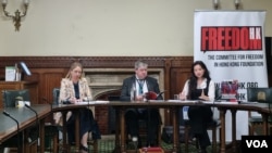 一份标题为《为迫害增添声望：外国法官如何破坏香港的自由以及他们为何应该辞职》的报告5月14日在英国国会发布。报告作者方雅雯(Alyssa Fong)和学者议员呼吁香港终审法院的非常任法官辞职。（2024年5月14日，美国之音李伯安）