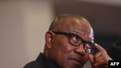 Mgombea Urais wa Chama cha Labour nchini Nigeria, Peter Obi, akiwa katika mkutano na waandishi wa habari huko Abuja Machi 2, 2023. Picha na KOLA SULAIMON / AFP. 