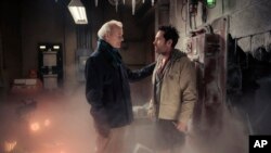 บิลล์ เมอร์รีย์ (ซ้าย) หนึ่งในนักแสดงนำจากภาพยนตร์ชุดบริษัทกำจัดผีฉบับดั้งเดิม และ พอล รัดด์ เข้าฉากร่วมกันใน 'โกสต์บัสเตอร์ ปลุกพลังล่าท้าผี' (Columbia Pictures/Sony via AP)