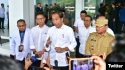 Presiden Joko Widodo di kantor Badan Layanan Umum Daerah (BLUD) Rumah Sakit Konawe di Kabupaten Konawe, Provinsi Sawesi Tenggara, Selasa, 14 Mei 2024.(Foto: Vico - Biro Pers Sekretariat Presiden)