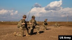 资料照片：在叙利亚的美国陆军士兵。（2023年2月3日）