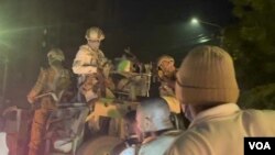 Des militaires sont dans la rue au Burkina le 26 septembre 2023 après des rumeurs de coup de force militaire.