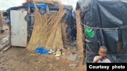 流离失所的马里人在巴馬科搭建的临时住所。（2023年6月12日）