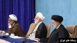 جلسه شورای عالی انقلاب فرهنگی